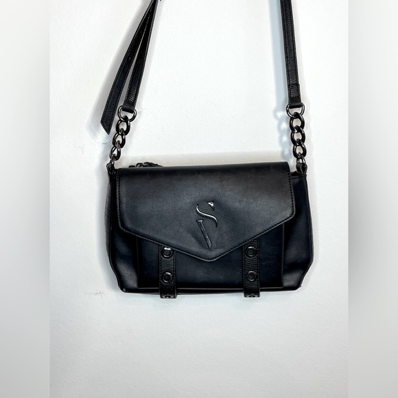 Simply Vera Vera Wang Handbags - Simply Vera by Vera Wang Black Leather Crossbody Purse